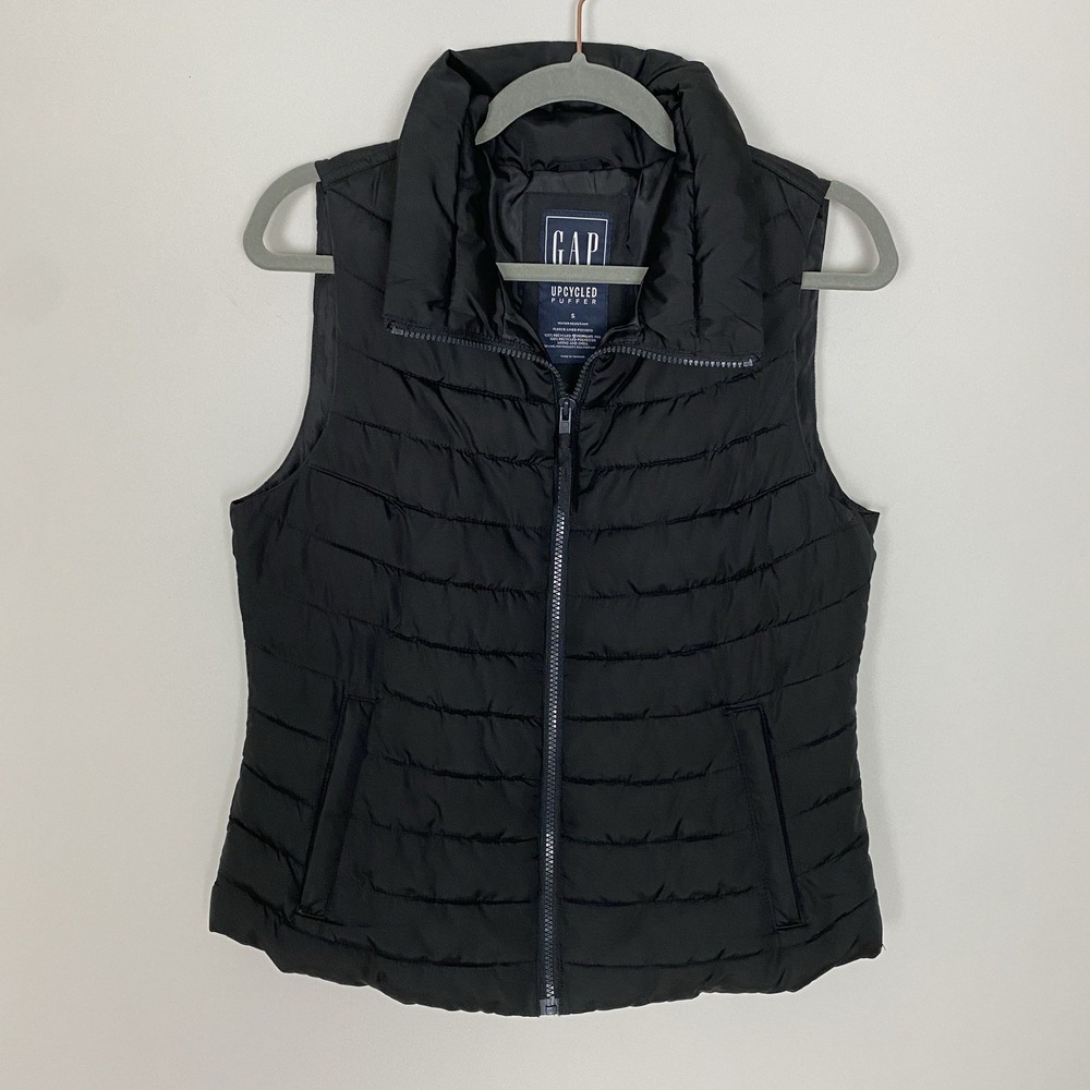 Gap Upcycled Puffer Vest Jacket Small Recycled Water Resistant Fleece Pockets‎